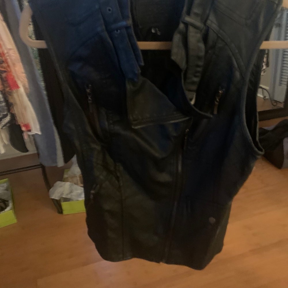 Jackets - Picture 5 of 16